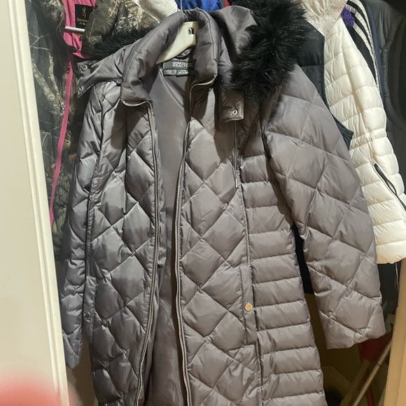 Michael Kors.  Size 6 worn once no damage - Picture 6 of 13